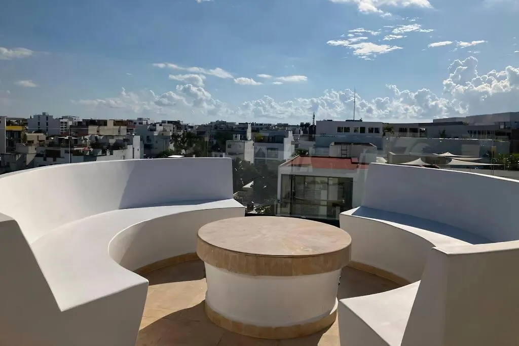 Menesse 38 Studio King Bed Roof Pool Playa Center プレヤデルカーメン